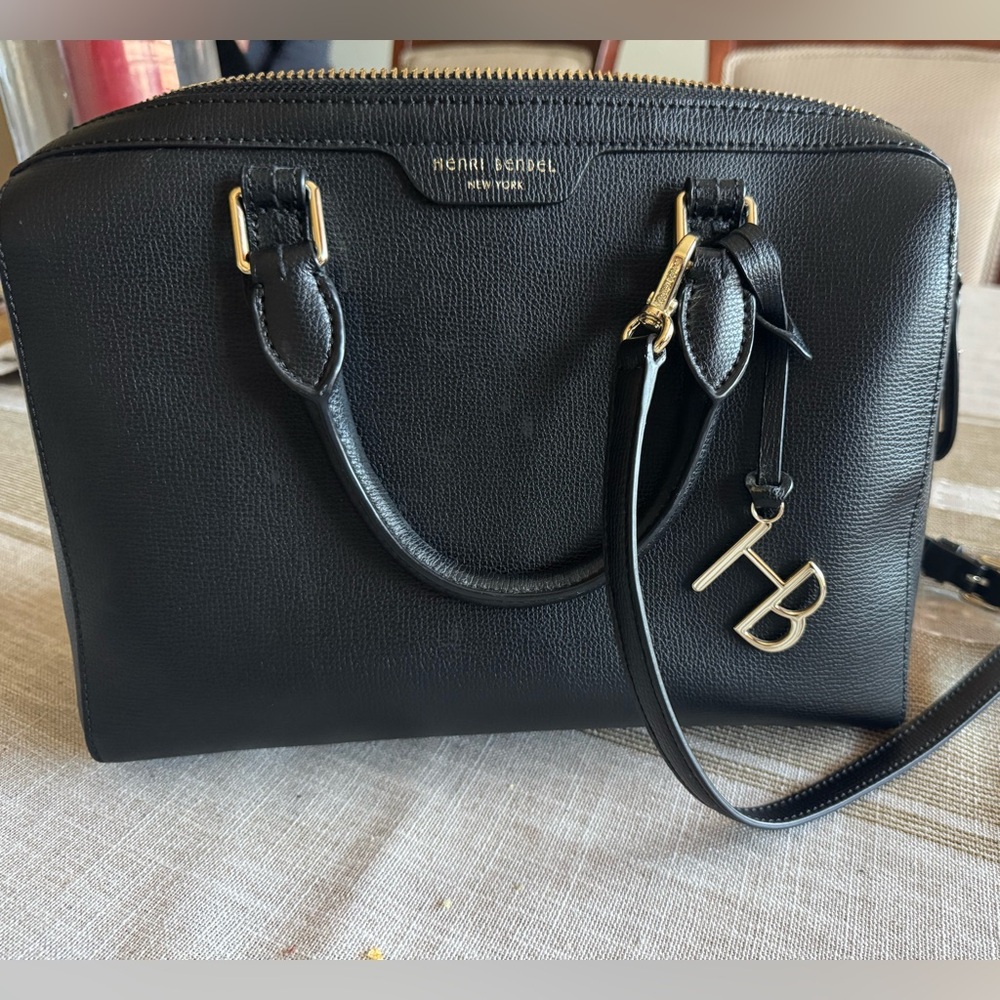 Henri Bendel Satchel Like New!!!!